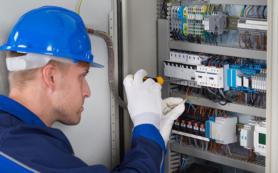l'électricien Courcouronnes